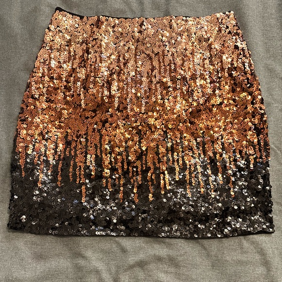 ๐ 3X HP ๐ Maner NWT Black and Gold Sequin Mini Skirt - Picture 2 of 7